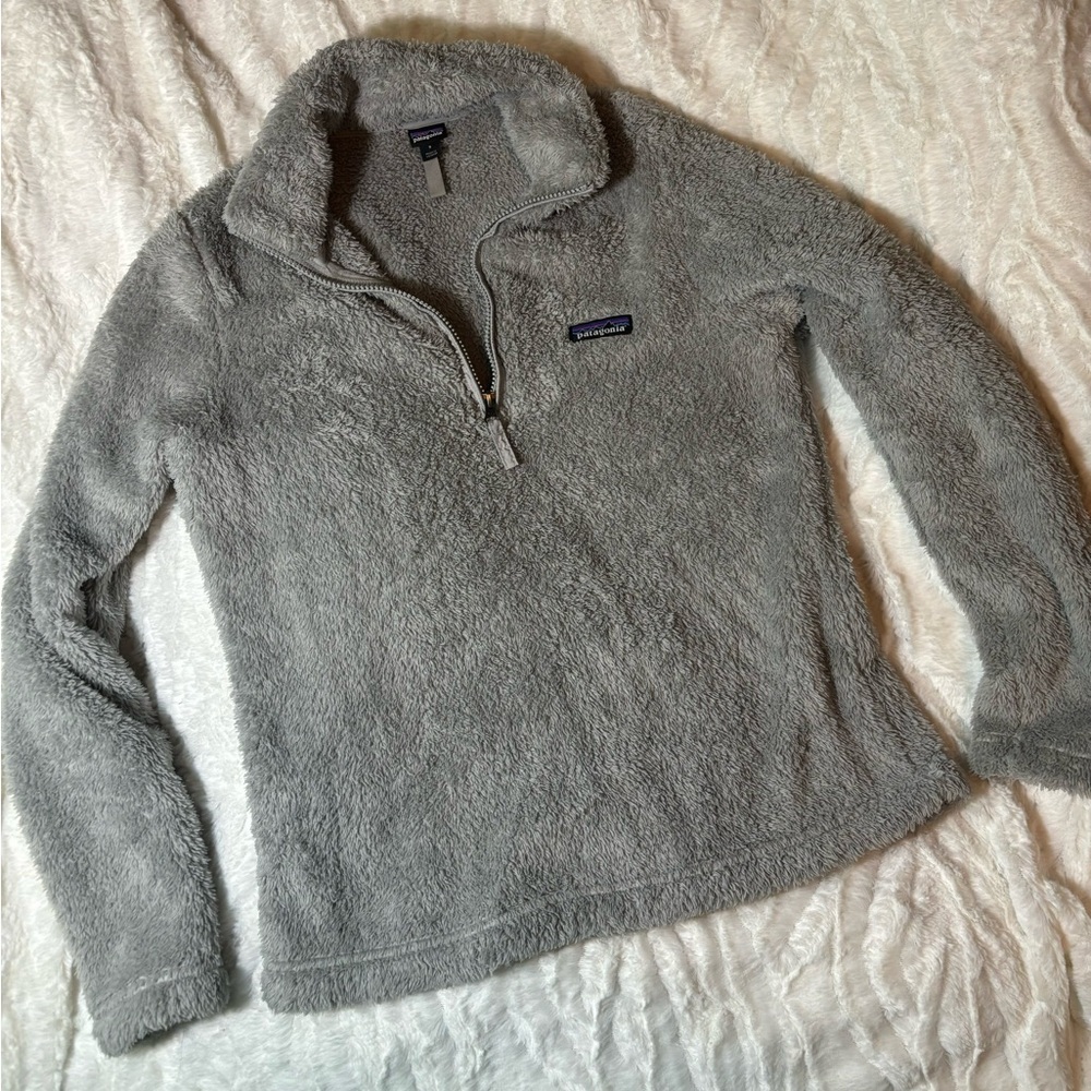 Patagonia 1/4 Zip Furry Soft Pullover Sweater Size Small Gray Fleece like
